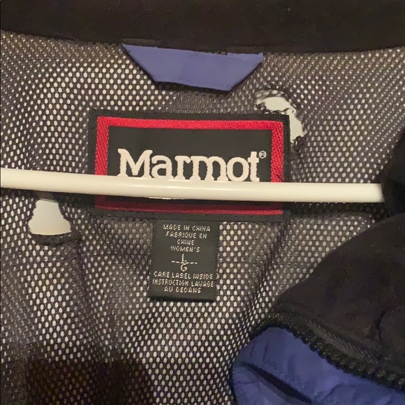 Marmot ski:snowboard jacket with removable hood. - Picture 4 of 7